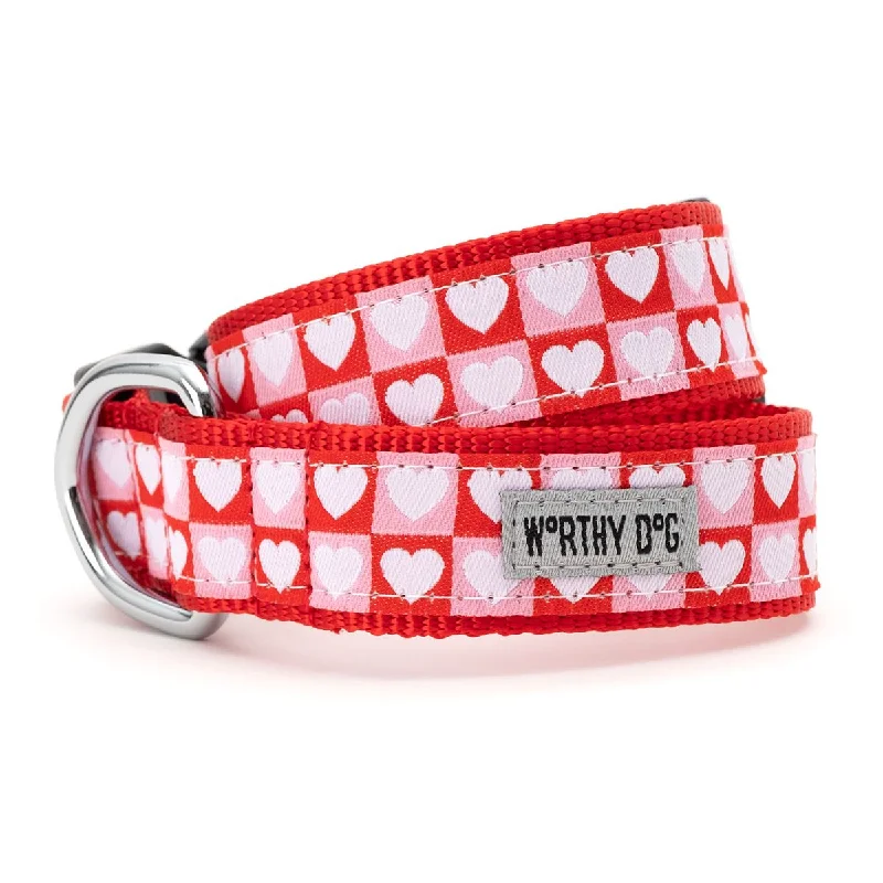 . **Pet food bowl is anti-slip design**Colorblock Hearts Dog Collar