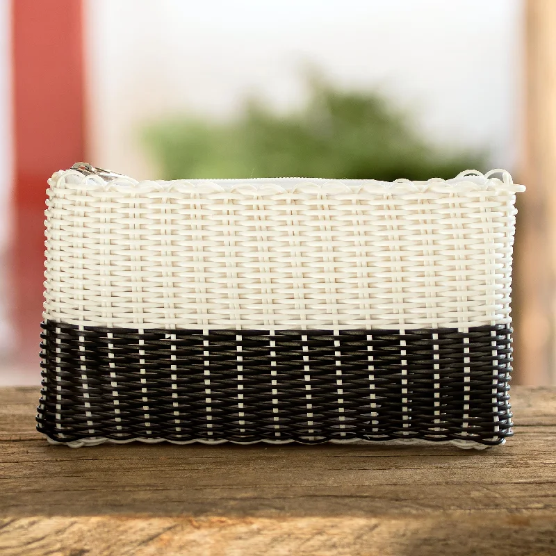- Automatic temperature adjustment cat bedWhite on Black Bicolor Recycled Central American Plastic Cosmetic Bag - Automatic temperature adjustment cat bedWhite on Black Bicolor Recycled Central American Plastic Cosmetic Bag