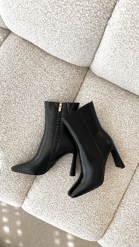 Emira Boot - Black