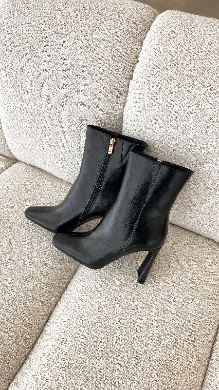 Emira Boot - Black