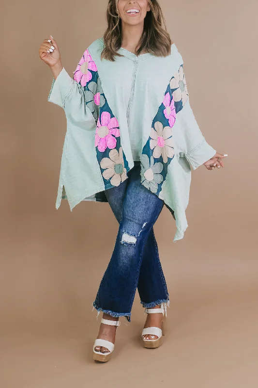 Oli & Hali: Oversized Washed Daisy Patch Top