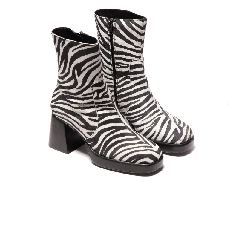 Sullivan Zebra Print