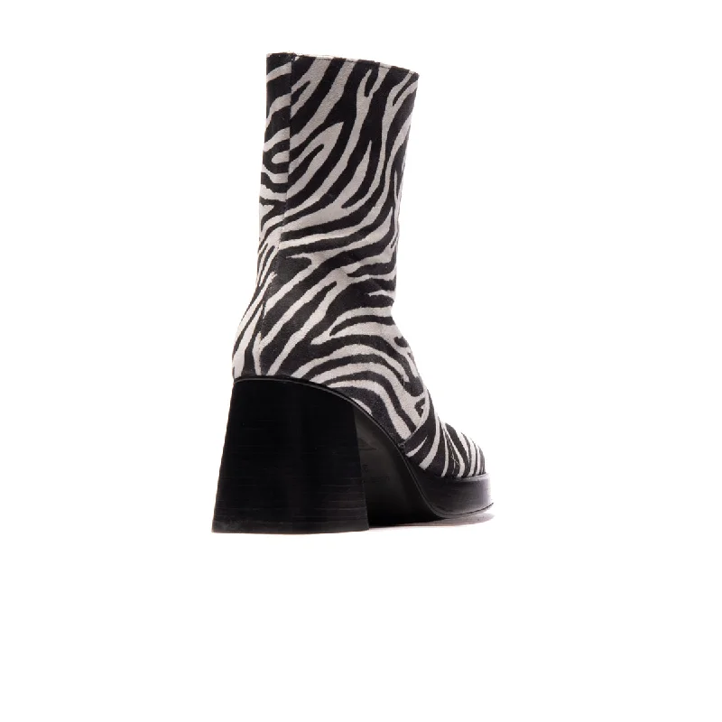 Sullivan Zebra Print